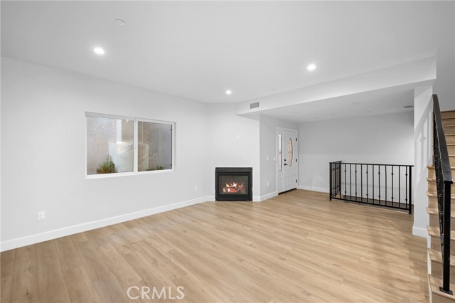 Detail Gallery Image 8 of 36 For 357 Harvey Dr #103,  Glendale,  CA 91206 - 3 Beds | 2/1 Baths