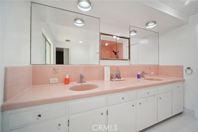 Detail Gallery Image 34 of 75 For 12218 Sarazen Pl, Granada Hills,  CA 91344 - 6 Beds | 5/2 Baths