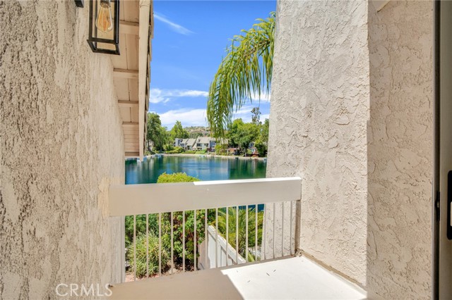 23310 Park Sorrento, Calabasas CA: https://media.crmls.org/medias/8fd292a6-5d79-43b9-b0a9-34073aac7c6d.jpg