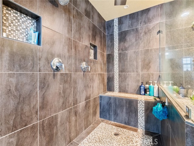 13136 Tawya Road, Apple Valley CA: https://media.crmls.org/medias/8fd3dfb2-6c52-4856-be9a-cea83c55e8dd.jpg