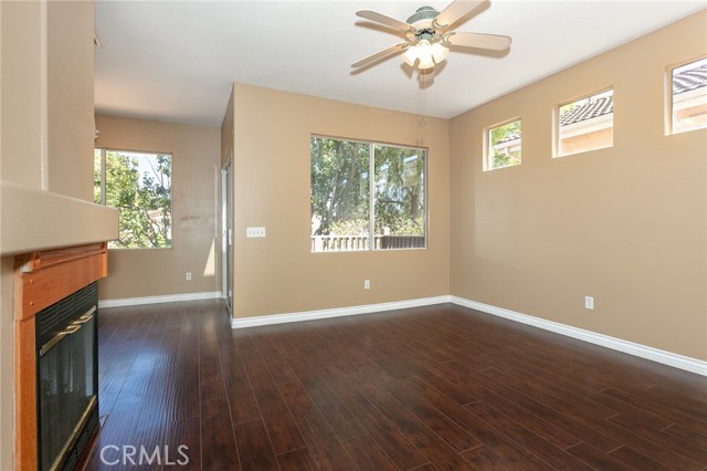 Detail Gallery Image 16 of 24 For 1750 Tallowberry Ln, Simi Valley,  CA 93065 - 3 Beds | 2/1 Baths