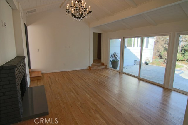 Detail Gallery Image 19 of 34 For 5434 Ventura Canyon Ave, Sherman Oaks,  CA 91401 - 3 Beds | 2 Baths