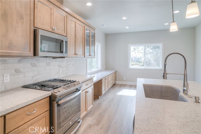 Detail Gallery Image 9 of 43 For 1906 Crandall Way, Paradise,  CA 95969 - 2 Beds | 2 Baths