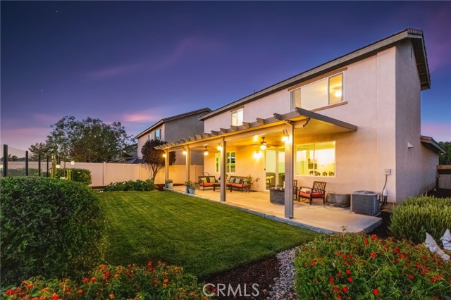 37629 Fiesta Flower Street, Murrieta CA: https://media.crmls.org/medias/8fd505d6-3aa0-4a43-ae37-09b20364d441.jpg