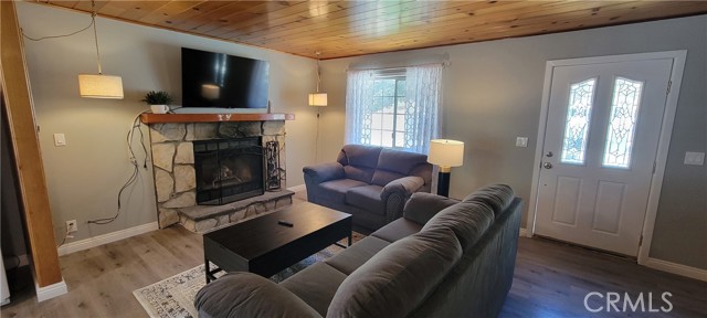 Detail Gallery Image 12 of 35 For 43279 Bow Canyon Rd, Big Bear Lake,  CA 92315 - 3 Beds | 2 Baths