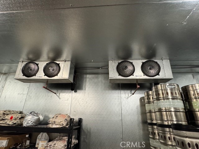 585 E Thompson Boulevard, Ventura CA: https://media.crmls.org/medias/8fd567d1-e24d-44d2-b690-798326c15b62.jpg