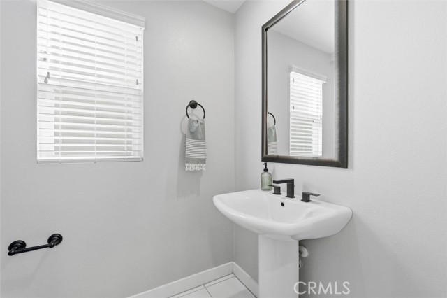 Detail Gallery Image 17 of 59 For 2144 Swallowtail Walk, Gardena,  CA 90249 - 4 Beds | 2/2 Baths