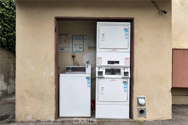 7224 Hazeltine Avenue, Van Nuys CA: https://media.crmls.org/medias/8fd63fbd-5eb8-43e5-9094-8d7e0085c614.jpg