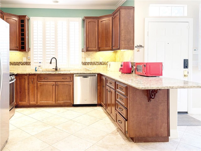 4 Las Flores, Aliso Viejo CA: https://media.crmls.org/medias/8fd68633-e185-462a-94a9-213fab161e99.jpg