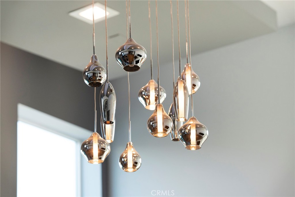 https://media.crmls.org/medias/8fd84071-c060-490f-9bc6-934d6ce9c69f.jpg?preset=X-Large