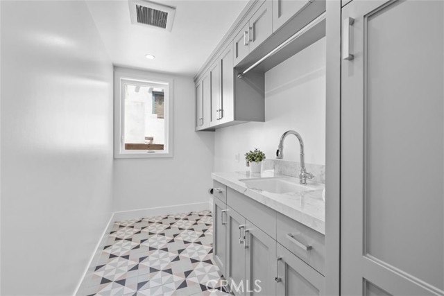 3002 Laurel Avenue, Manhattan Beach, California 90266, 5 Bedrooms Bedrooms, ,5 BathroomsBathrooms,Residential,Sold,Laurel,SB22092750