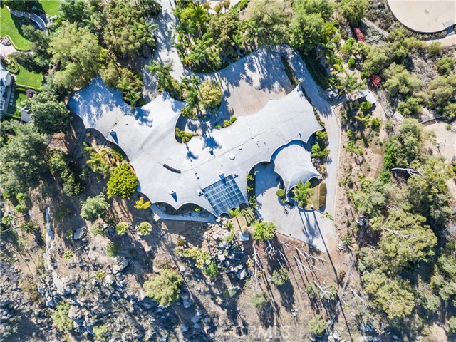 2360 Boulder Bluffs Court, Riverside CA: https://media.crmls.org/medias/8fd9611c-14b6-43e6-828a-36bed78e1c4b.jpg