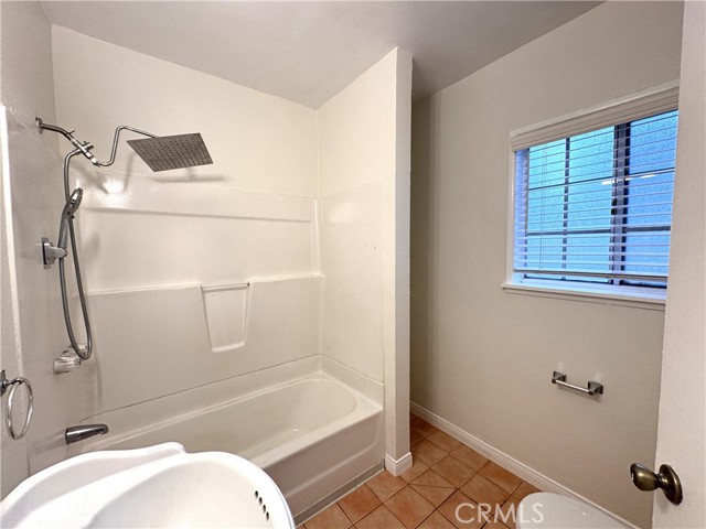 73 W Plymouth Street, Long Beach CA: https://media.crmls.org/medias/8fd975e9-6d56-4dfc-88ce-99bab605e46b.jpg