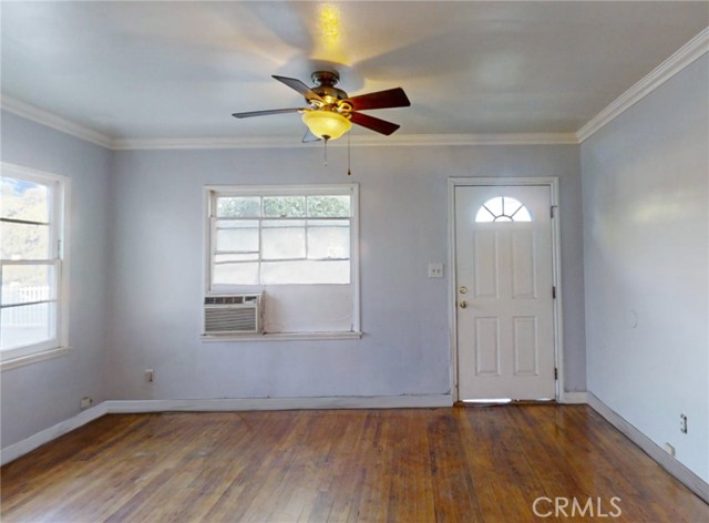Detail Gallery Image 25 of 32 For 11233 Victory Bld, North Hollywood,  CA 91606 - – Beds | – Baths