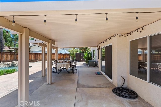 39741 Jacaranda Court, Temecula CA: https://media.crmls.org/medias/8fd9e4e9-542a-45a9-bcb5-4a55395490ee.jpg