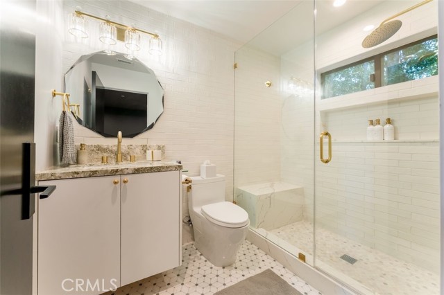 5301 Amestoy Avenue photo 57