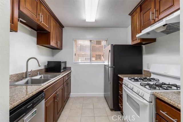 Detail Gallery Image 12 of 44 For 1044 Cabrillo Park #B,  Santa Ana,  CA 92701 - 2 Beds | 1 Baths
