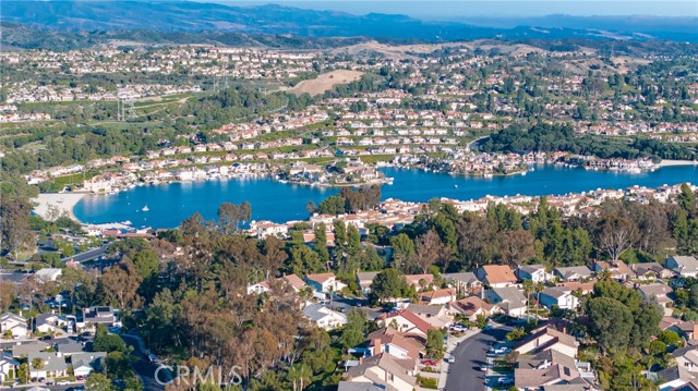 27591 Cenajo, Mission Viejo CA: https://media.crmls.org/medias/8fdae249-56de-4d91-936d-93784d7a557b.jpg