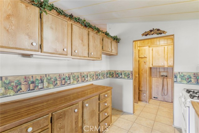 Detail Gallery Image 10 of 26 For 2598 Ayala Dr #46,  Rialto,  CA 92377 - 2 Beds | 2 Baths