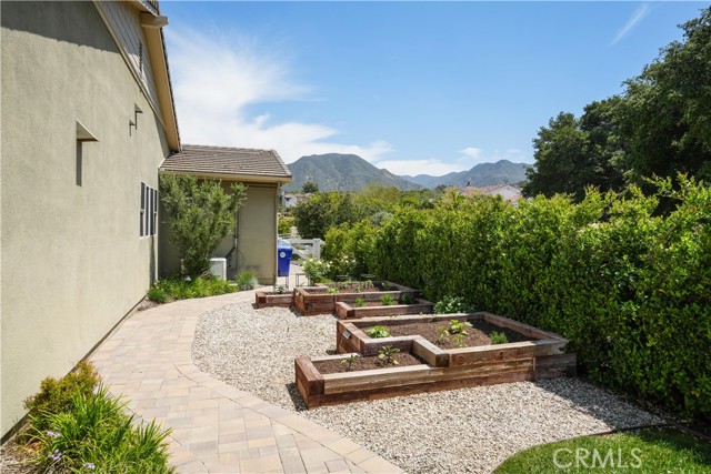 26935 Cotswold Drive, Canyon Country CA: https://media.crmls.org/medias/8fdbad6a-f3d3-4043-9de0-872903c2aa24.jpg