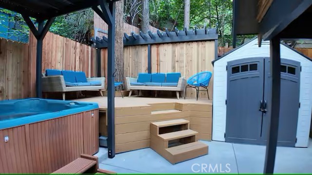 810 Lake Drive, Lake Arrowhead CA: https://media.crmls.org/medias/8fdc1c41-5270-4edf-bfed-39967373661c.jpg