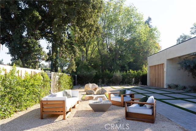 Detail Gallery Image 5 of 36 For 23340 Collins, Woodland Hills,  CA 91367 - 4 Beds | 4/1 Baths