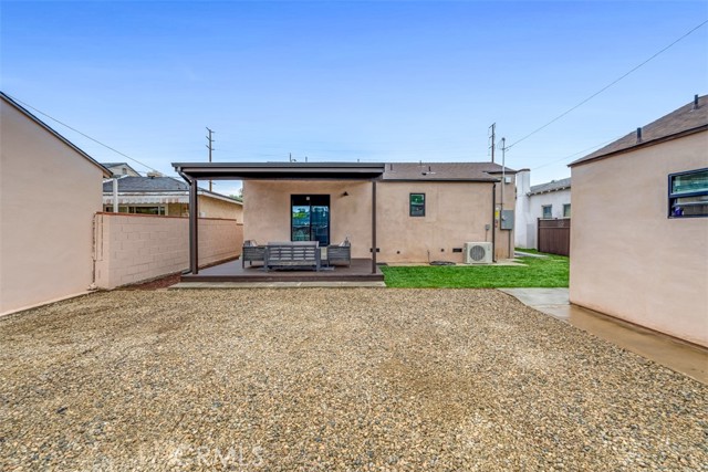 433 N Buena Vista Street, Burbank CA: https://media.crmls.org/medias/8fddd4ba-a6c3-4f2d-8a8c-72f2ce7a2643.jpg