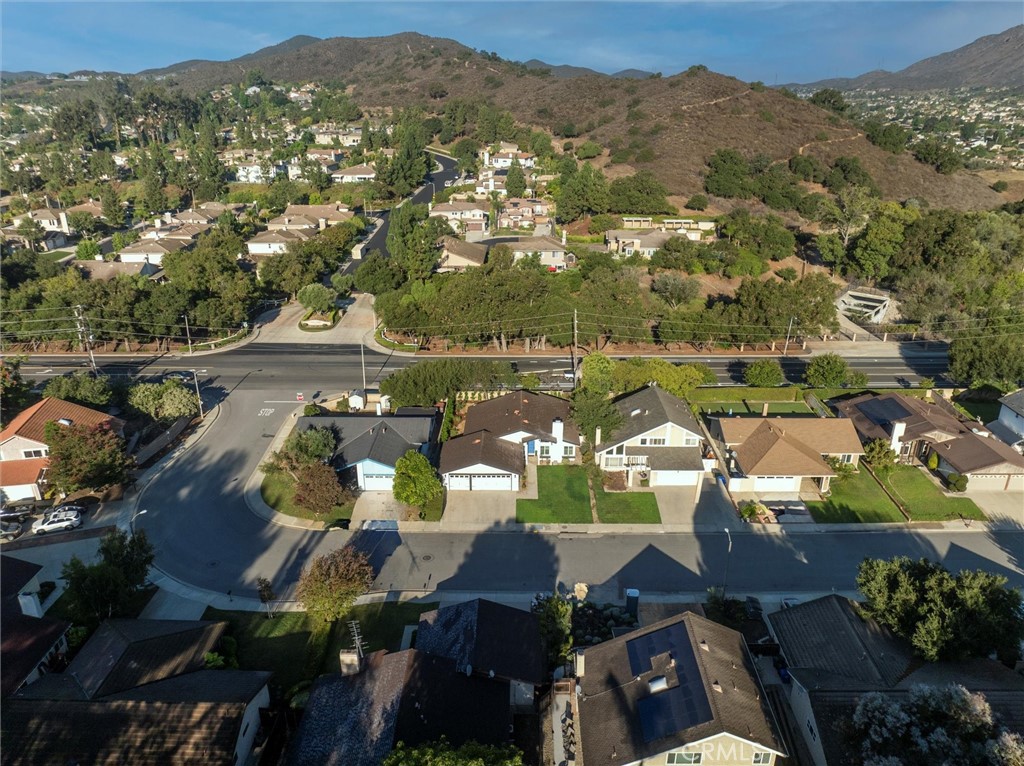 https://media.crmls.org/medias/8fde4d44-6f79-4365-b850-b078cdc1fa84.jpg?preset=X-Large