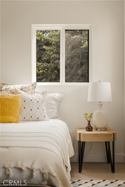 Detail Gallery Image 31 of 39 For 3950 Franklin Ave, Los Angeles,  CA 90027 - 3 Beds | 3/1 Baths