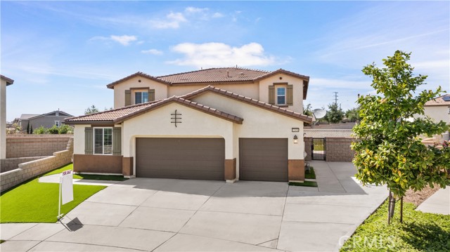 Detail Gallery Image 1 of 48 For 12058 Santiam Ct., Jurupa Valley,  CA 91752 - 5 Beds | 4/1 Baths