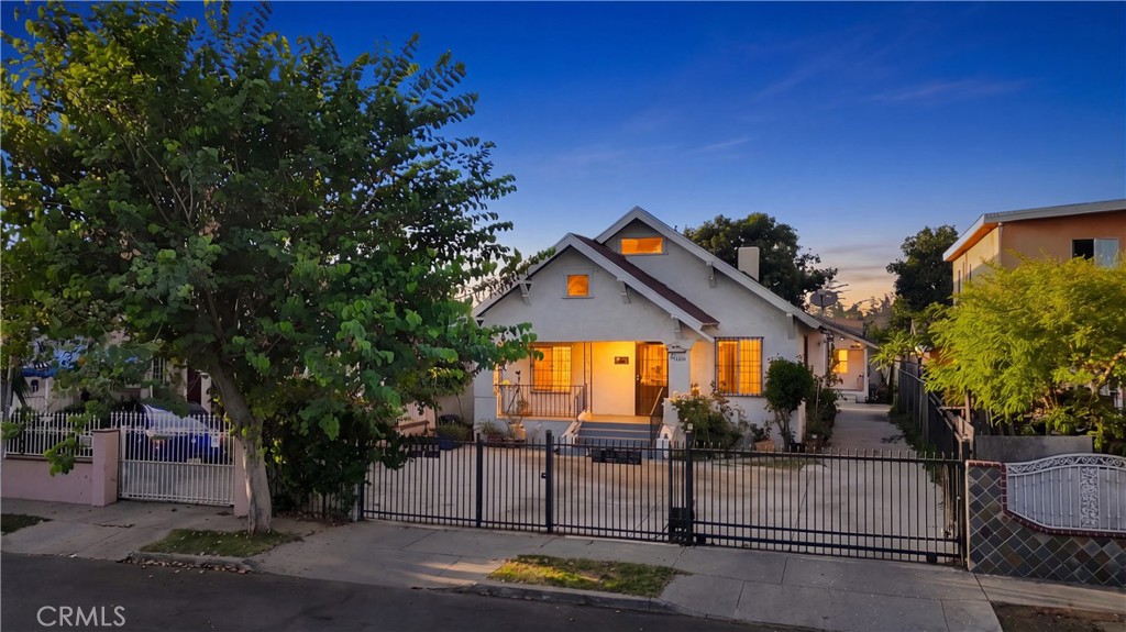 Duplex at 433 W 55th