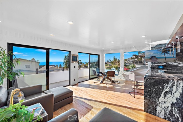 Detail Gallery Image 3 of 36 For 2966 Terry Rd, Laguna Beach,  CA 92651 - 3 Beds | 2 Baths