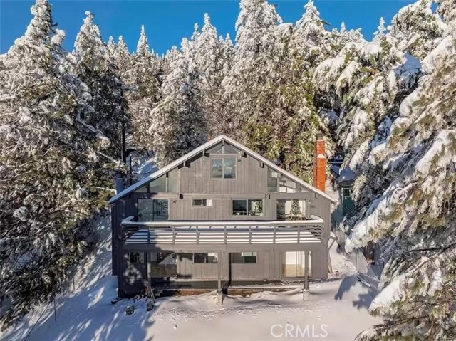 Detail Gallery Image 2 of 59 For 2012 Poplar, Running Springs,  CA 92382 - 3 Beds | 2 Baths