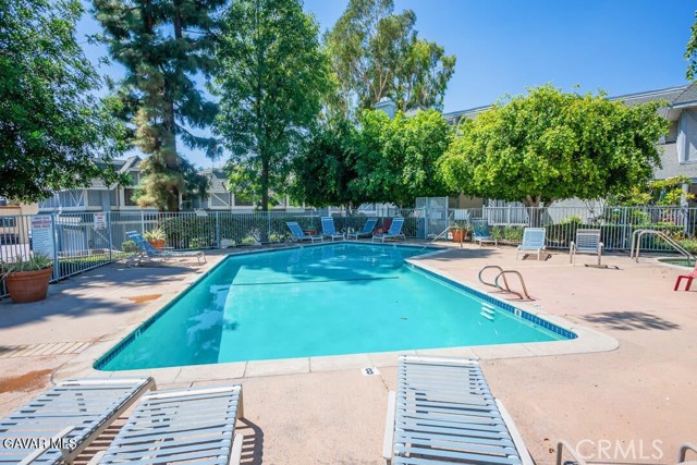 Detail Gallery Image 38 of 42 For 18452 Lemarsh St #48,  Northridge,  CA 91325 - 2 Beds | 3 Baths