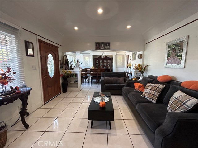 Detail Gallery Image 12 of 44 For 222 W 87th, Los Angeles,  CA 90003 - 3 Beds | 1 Baths