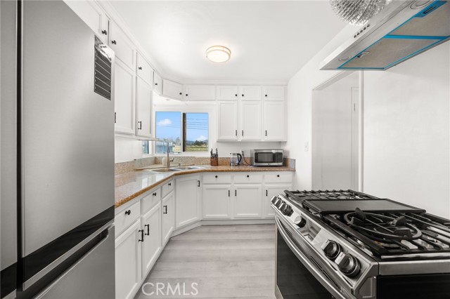 Detail Gallery Image 7 of 34 For 17875 Merrill, Fontana,  CA 92335 - 3 Beds | 1/1 Baths