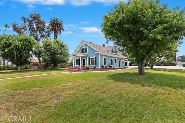 1350 E Chase Drive, Corona CA: https://media.crmls.org/medias/8fe13409-caa2-4bc8-bd23-9c8d22ff5f5a.jpg
