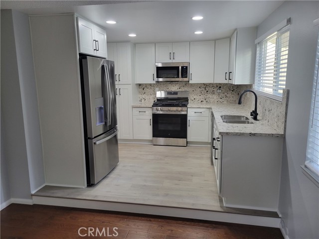 Detail Gallery Image 3 of 11 For 8417 Joan Ln, West Hills,  CA 91304 - 3 Beds | 2 Baths