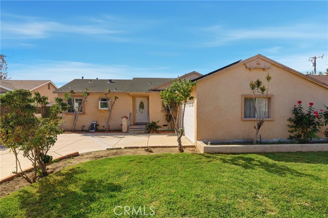 665 Hennipen, Pomona CA: https://media.crmls.org/medias/8fe34559-b03e-461a-8e86-5bdb9b8f3b5c.jpg