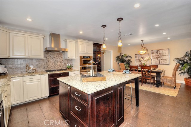 217 Vista Del Parque, Redondo Beach, California 90277, 4 Bedrooms Bedrooms, ,2 BathroomsBathrooms,Residential,Sold,Vista Del Parque,PV17010276