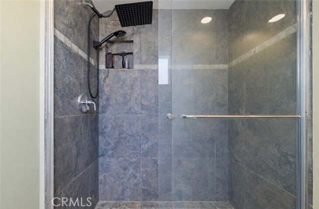 Detail Gallery Image 26 of 46 For 28975 Lotusgarden Dr, Canyon Country,  CA 91387 - 4 Beds | 3 Baths