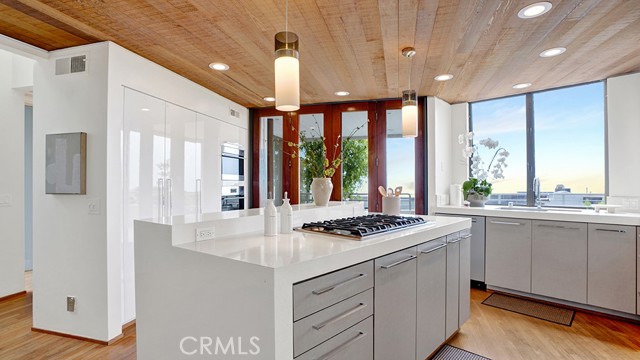 741 Marlin, Laguna Beach CA: https://media.crmls.org/medias/8fe46156-2088-4275-8664-1f9055be923f.jpg