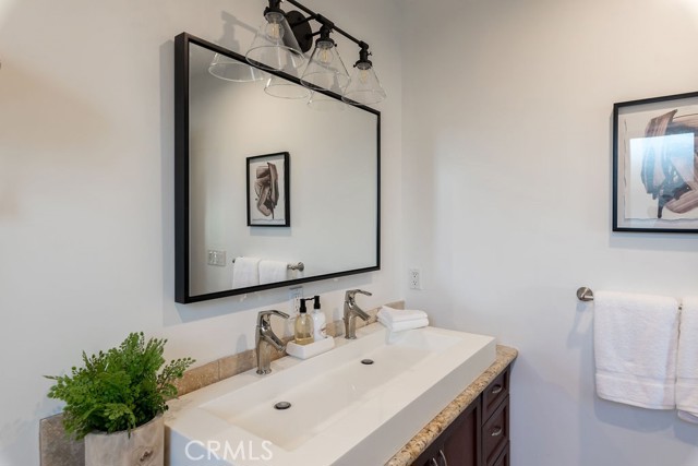 Detail Gallery Image 40 of 42 For 223 Seaview St, Manhattan Beach,  CA 90266 - 3 Beds | 3/1 Baths