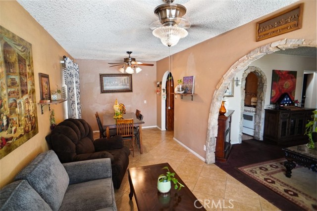 14743 Lakeside Street photo 8