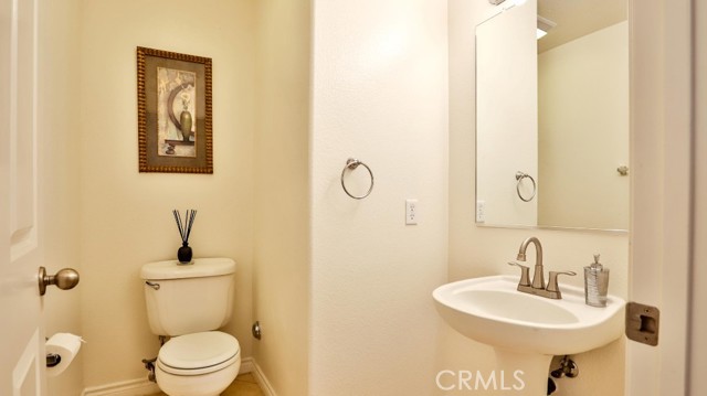 Detail Gallery Image 29 of 57 For 21817 Charlotte Ct, Canoga Park,  CA 91304 - 5 Beds | 2/1 Baths