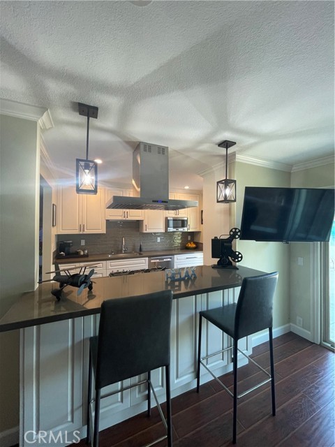 9852 Coral Cove Circle, Huntington Beach CA: https://media.crmls.org/medias/8fe5f9af-b883-4937-ac90-da4e757b1245.jpg