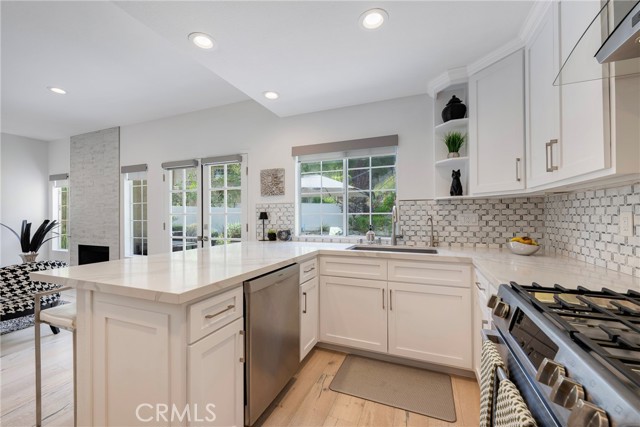 939 Blue Mountain, Westlake Village CA: https://media.crmls.org/medias/8fe62681-0560-4660-8db2-74d4f290aaec.jpg