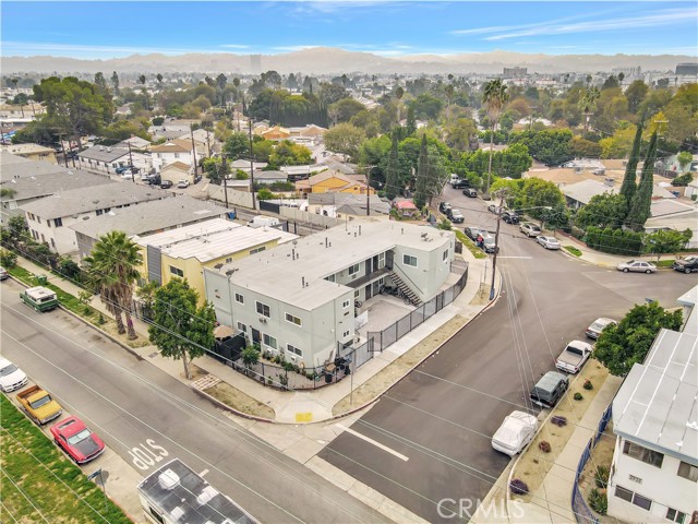 Detail Gallery Image 2 of 7 For 5887 Whitnall, North Hollywood,  CA 91601 - – Beds | – Baths