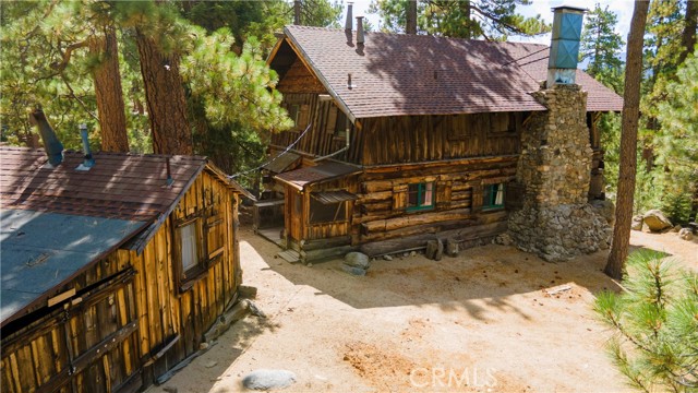 Detail Gallery Image 5 of 47 For 39342 Mohawk Dr, Fawnskin,  CA 92333 - 4 Beds | 2 Baths