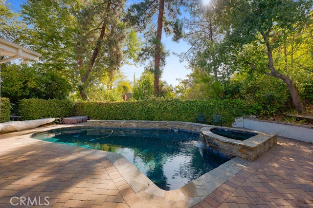 17232 Quesan Place, Encino CA: https://media.crmls.org/medias/8fe67316-fd8c-4981-ae71-a32f76e8e80e.jpg